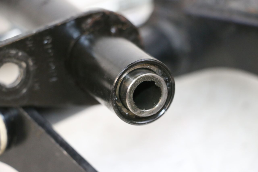 photo de SUPPORT MOTEUR PIAGGIO VESPA GTS SUPER IE 125 (2009 - 2016) - Détails caractéristiques