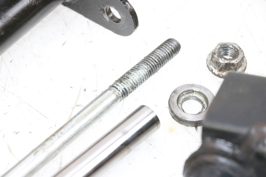 photo de SUPPORT MOTEUR PIAGGIO VESPA GTS SUPER IE 125 (2009 - 2016) - Vue rapprochée