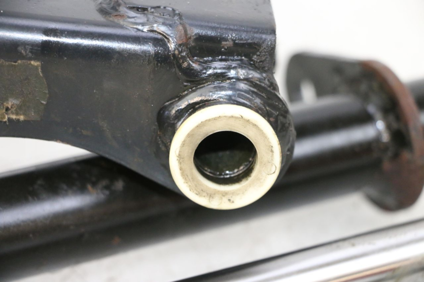 photo de SUPPORT MOTEUR PIAGGIO VESPA GTS SUPER IE 125 (2009 - 2016) - État de surface