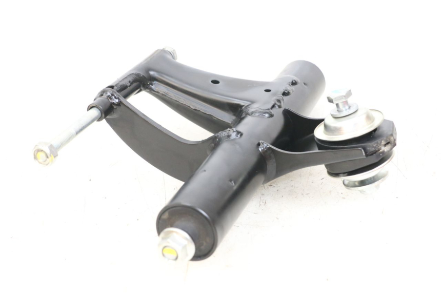 photo de SUPPORT MOTEUR PIAGGIO VESPA PRIMAVERA 4T 50 (2021 - 2024) - Autre angle de vue