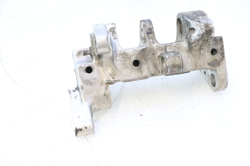 photo de SUPPORT MOTEUR HONDA VFR FI RC46 800 (1998 - 2001) - Autre angle de vue