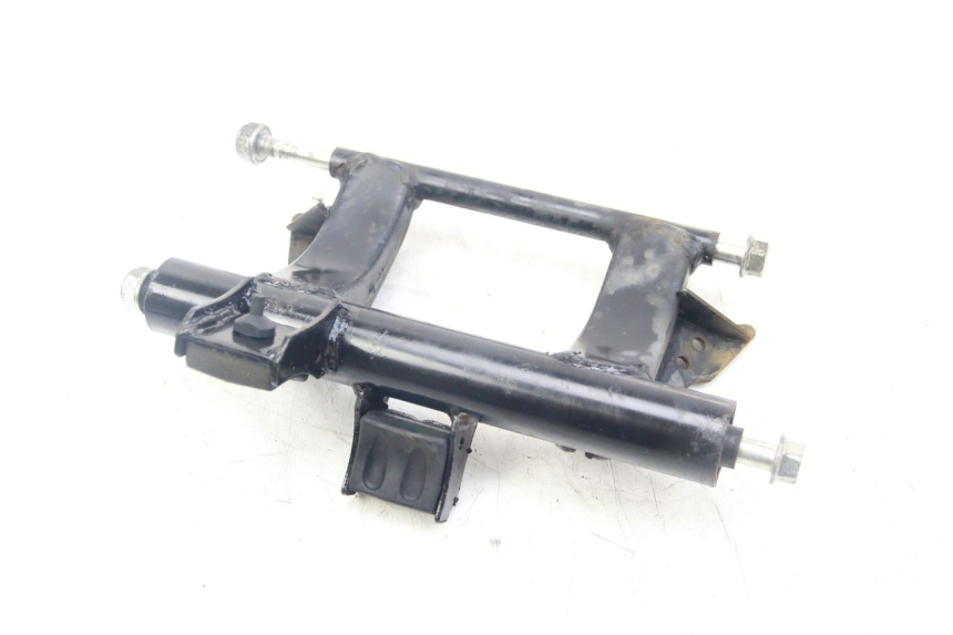 photo de SUPPORT MOTEUR HONDA VISION NSC R 50 (2013 - 2015) - Autre angle de vue