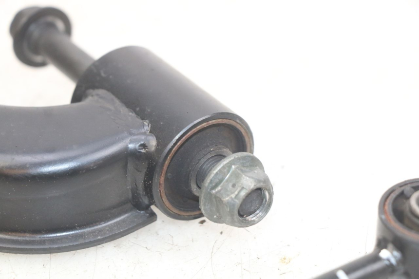 photo de SUPPORT MOTEUR YAMAHA X-CITY XCITY 125 (2007 - 2013) - Gros plan technique