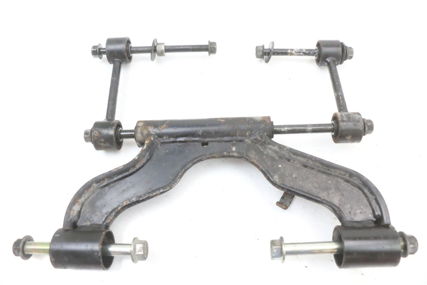 photo de SUPPORT MOTEUR YAMAHA X-MAX XMAX 125 (2010 - 2013) - Gros plan technique