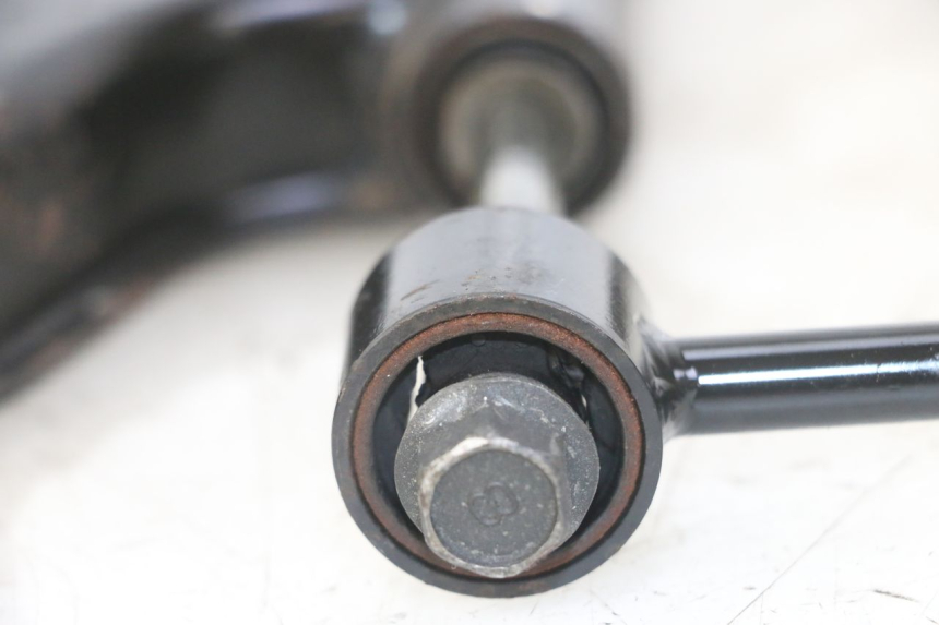 photo de SUPPORT MOTEUR YAMAHA X-MAX XMAX 125 (2010 - 2013) - Gros plan technique