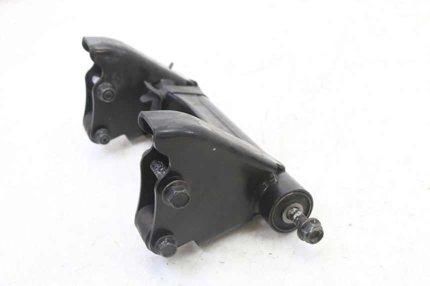 photo de SUPPORT MOTEUR YAMAHA XMAX X-MAX 125 (2021 - 2025) - Gros plan technique