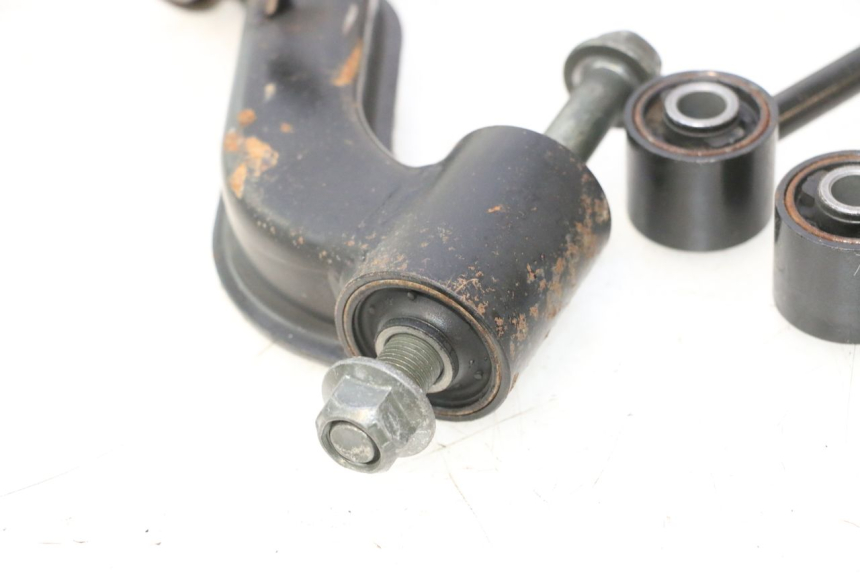 photo de SUPPORT MOTEUR YAMAHA XMAX X-MAX 125 (2006 - 2009) - Gros plan technique