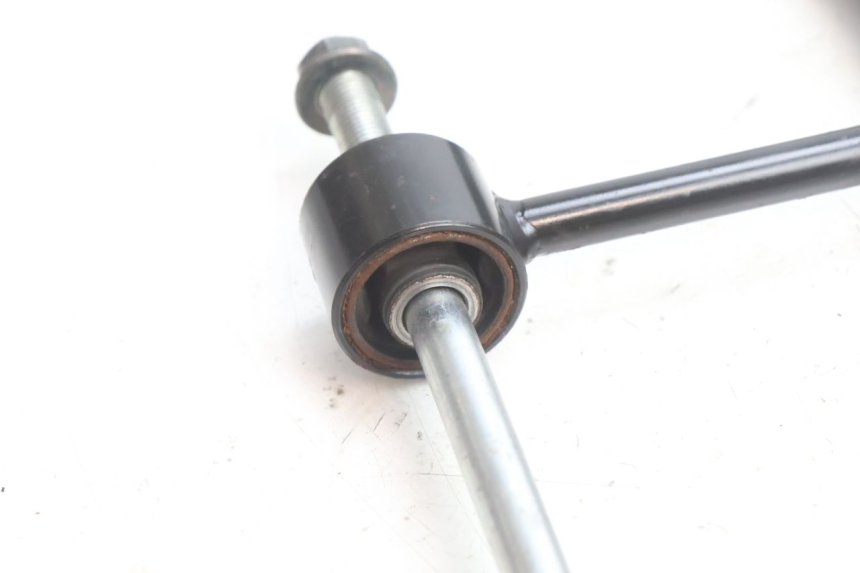 photo de SUPPORT MOTEUR YAMAHA X-MAX XMAX 125 (2010 - 2013) - Gros plan technique