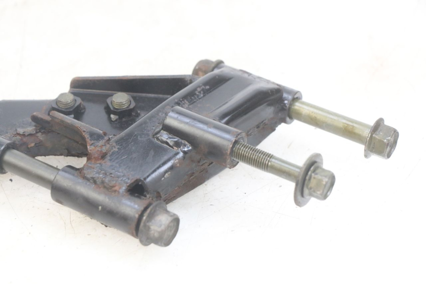 photo de SUPPORT MOTEUR YAMAHA YP MAJESTY 400 (2004 - 2008) - Points de fixation