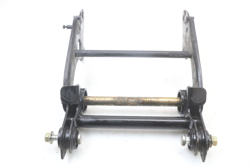 photo de SUPPORT MOTEUR YAMAHA YP MAJESTY 125 (2002 - 2006) - Autre angle de vue