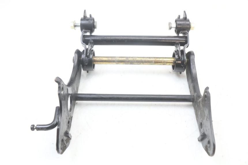 photo de SUPPORT MOTEUR YAMAHA YP MAJESTY 125 (2002 - 2006) - Gros plan technique