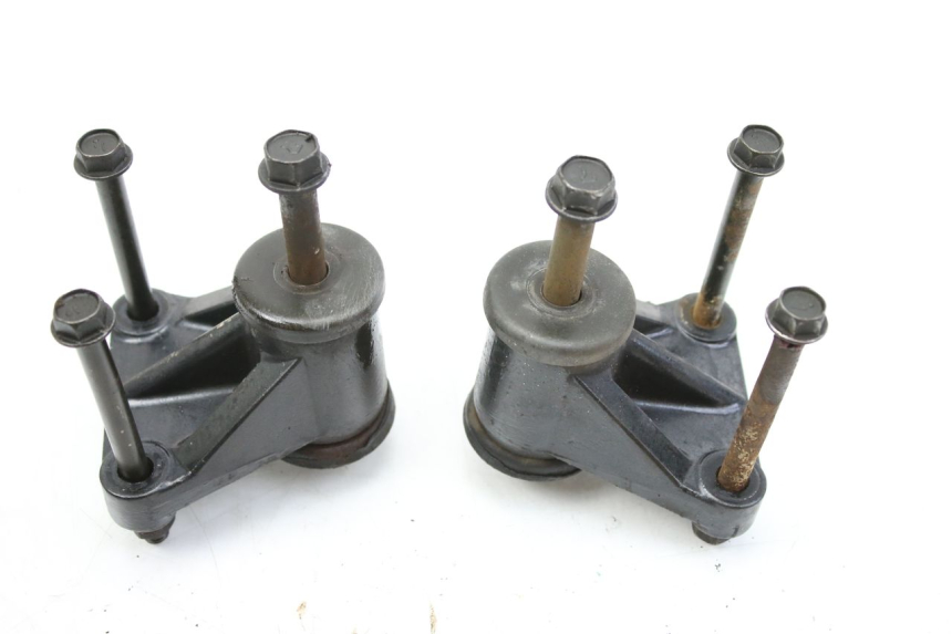 photo de SUPPORT MOTEUR KAWASAKI ZEPHYR 1100 ( - 1995) - Détail de la pièce