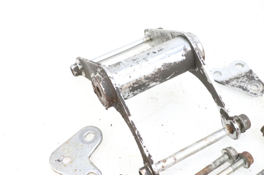 photo de SUPPORT MOTEUR KYMCO ZING 125 (1997 - 2003) - Vue d’ensemble