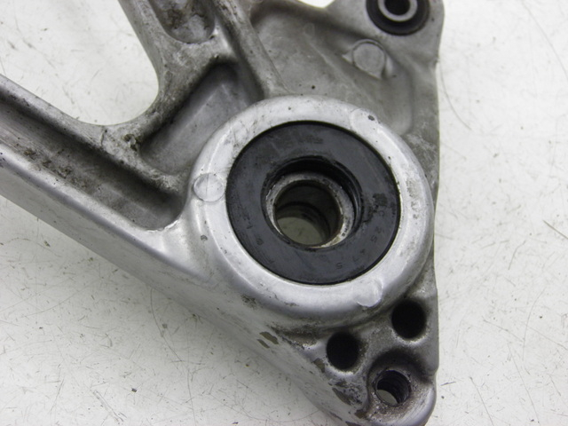 photo de SUPPORT POT  HONDA SH 125 (2003 - 2004) - Autre angle de vue