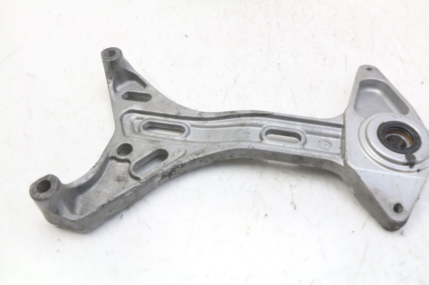 photo de SUPPORT POT HONDA FES PANTHEON 2T 125 (1998 - 2002) - Autre angle de vue