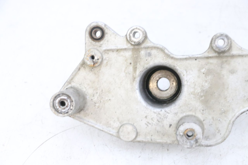 photo de SUPPORT POT  SYM GTS EVO 125 (2009 - 2013) - Points de fixation