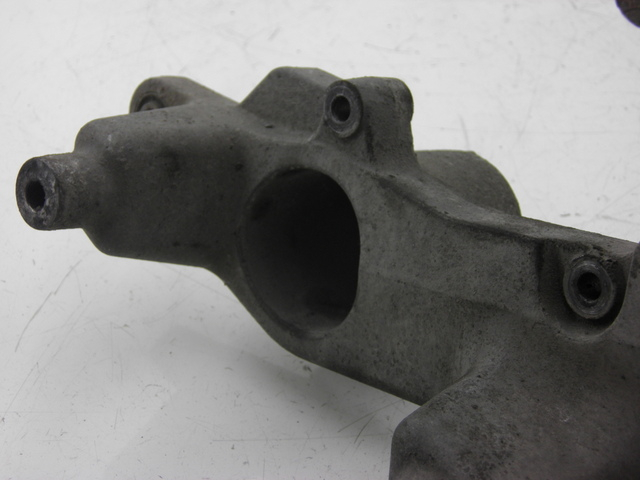 photo de SUPPORT POT  HONDA FES PANTHEON 125 (2003 - 2007) - Autre angle de vue