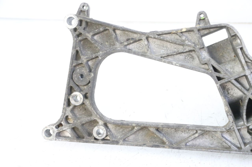 photo de SUPPORT POT PIAGGIO MP3 LT 400 (2007 - 2012) - Détail de la pièce