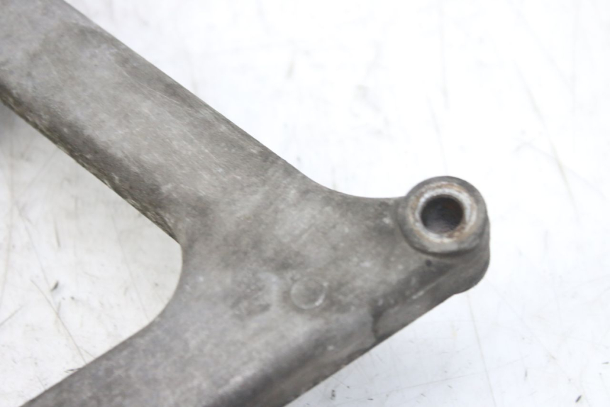 photo de SUPPORT POT PEUGEOT SATELIS 125 (2010 - 2012) - Points de fixation