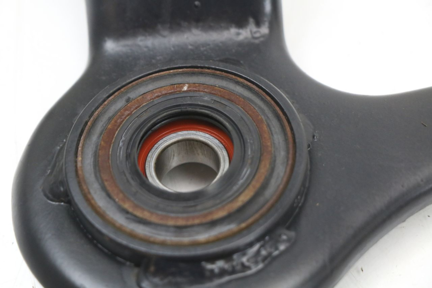 photo de SUPPORT POT  KYMCO SUPER 8 4T 50 (2018 - 2020) - Gros plan technique