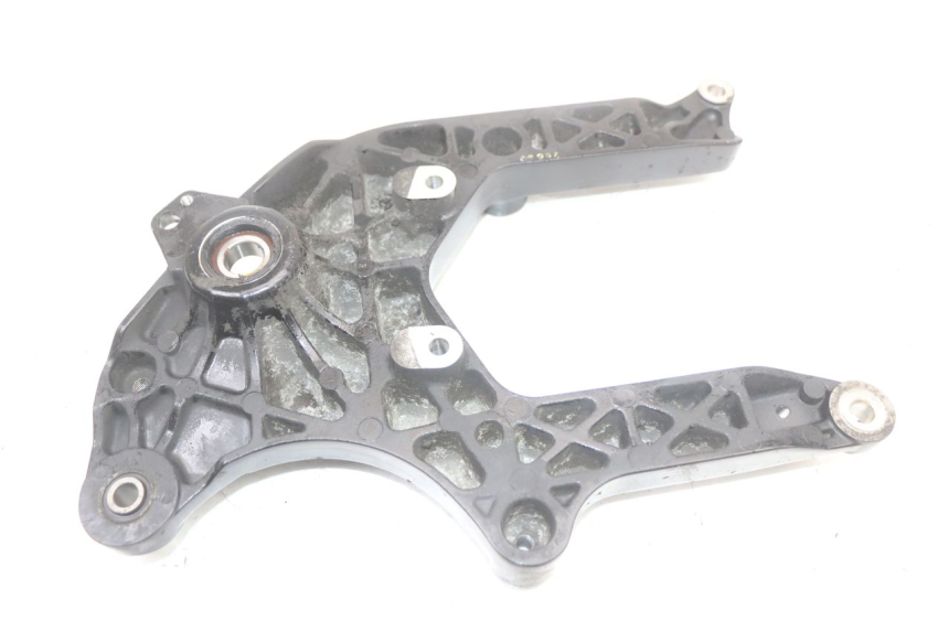 photo de SUPPORT POT  SUZUKI BURGMAN 125 (2018 - 2021) - Autre angle de vue