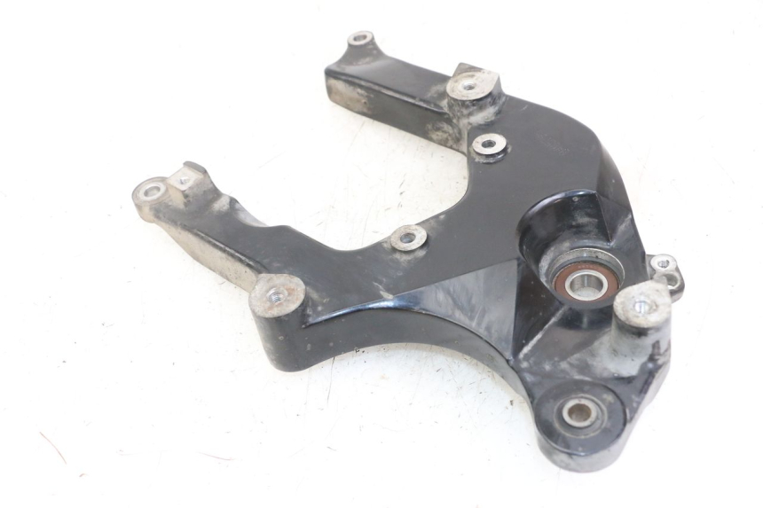 photo de SUPPORT POT  SUZUKI BURGMAN 125 (2018 - 2021) - Autre angle de vue