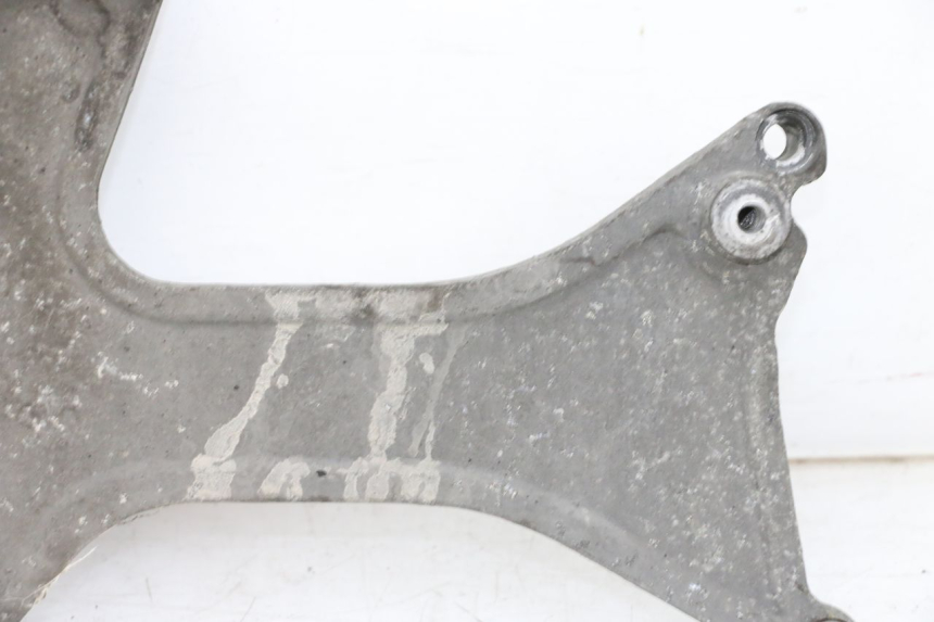 photo de SUPPORT POT PIAGGIO VESPA GTS SUPER IE 125 (2009 - 2016) - Gros plan technique