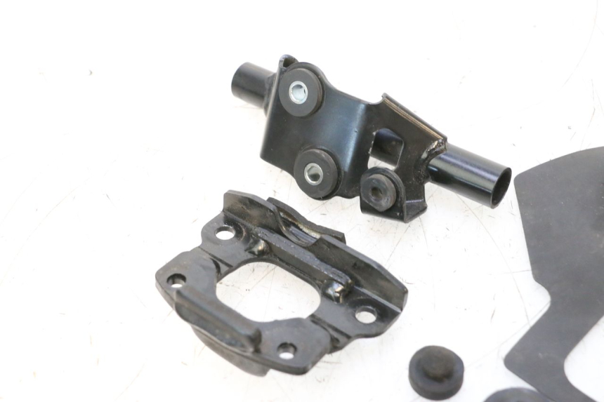 photo de SUPPORT RESERVOIR KAWASAKI ER-6 ER6 F ABS 650 (2012 - 2016) - Autre angle de vue