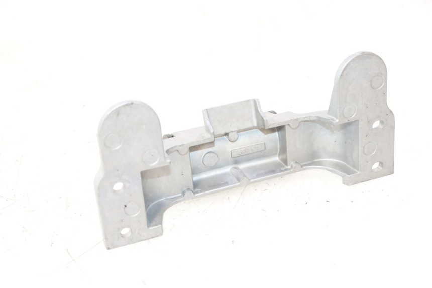 photo de SUPPORT RESERVOIR YAMAHA FZ8 800 (2010 - 2016) - Autre angle de vue
