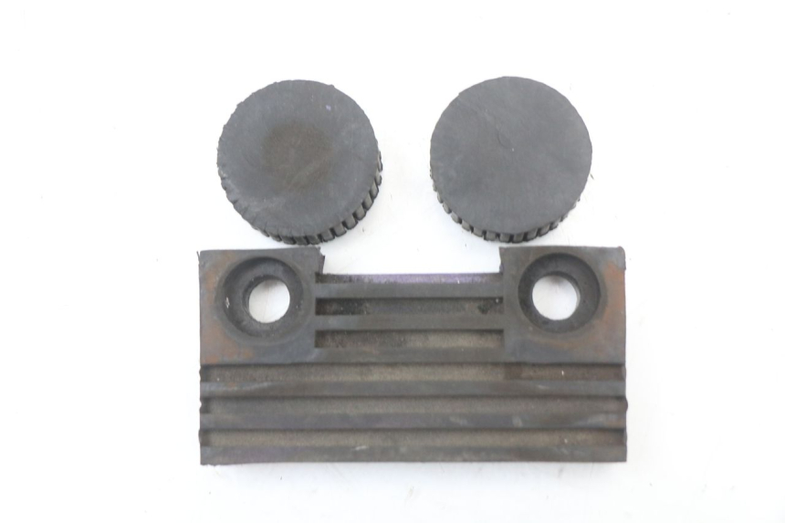 photo de SUPPORT RESERVOIR SUZUKI GN 125 (1997 - 2000) - Détail de la pièce