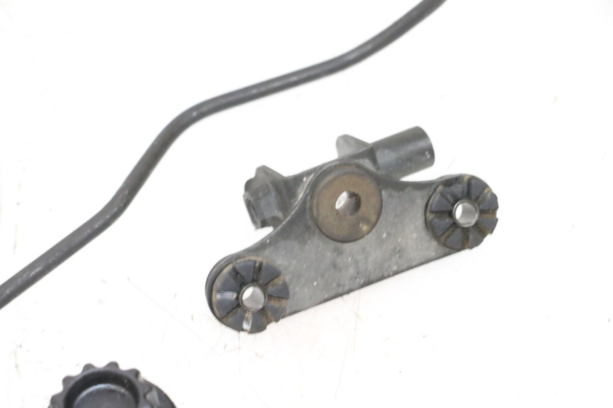 photo de SUPPORT RESERVOIR HONDA NSR R 125 (1994 - 2003) - Gros plan technique