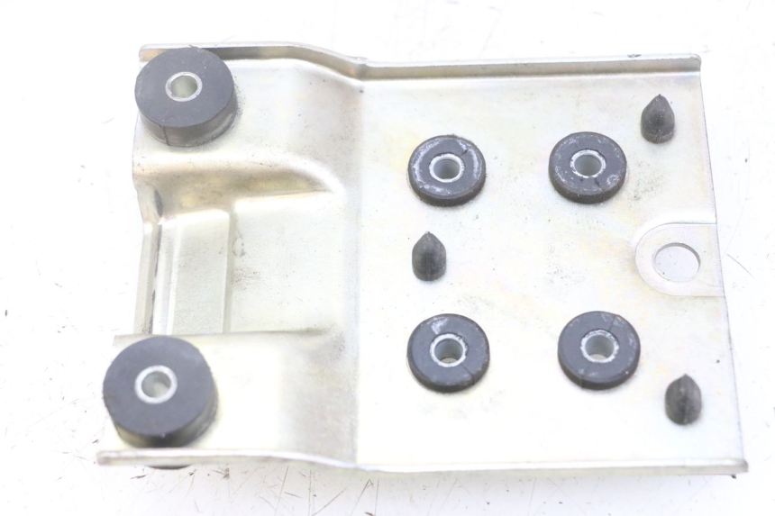 photo de SUPPORT RESERVOIR SUZUKI GSX F GSXF 650 (2007 - 2015) - Zoom état d’usage