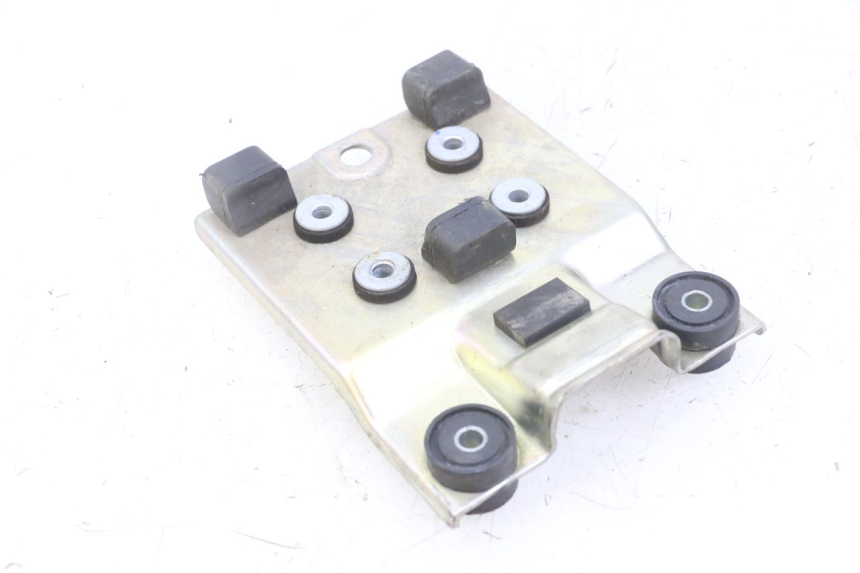 photo de SUPPORT RESERVOIR SUZUKI GSX F GSXF 650 (2007 - 2015) - Autre angle de vue