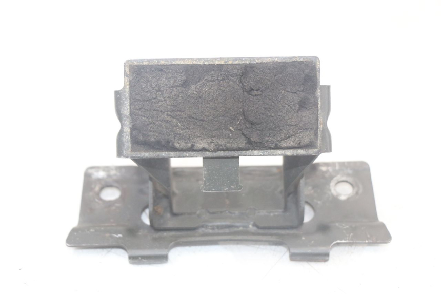 photo de SUPPORT RESERVOIR SUZUKI SV N 650 (1999 - 2002) - Zoom état d’usage