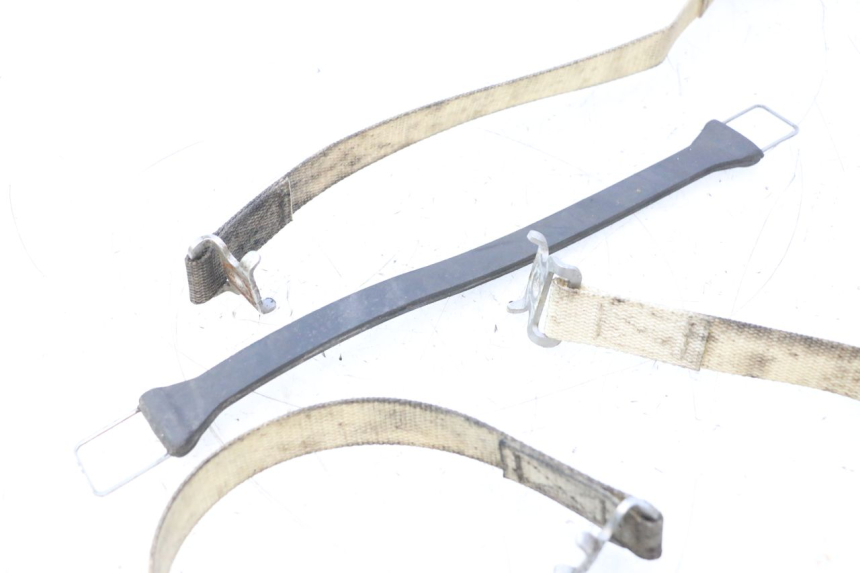 photo de SUPPORT RESERVOIR YAMAHA WAVE RUNNER GP R 1200 (2000 - 2003) - Autre angle de vue