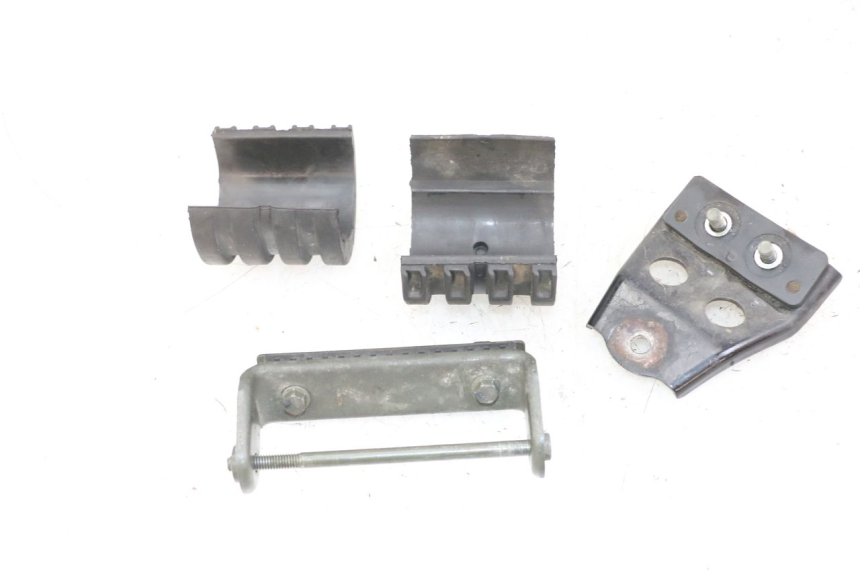 photo de SUPPORT RESERVOIR YAMAHA FZS FAZER 600 (2001 - 2003) - Détail de la pièce