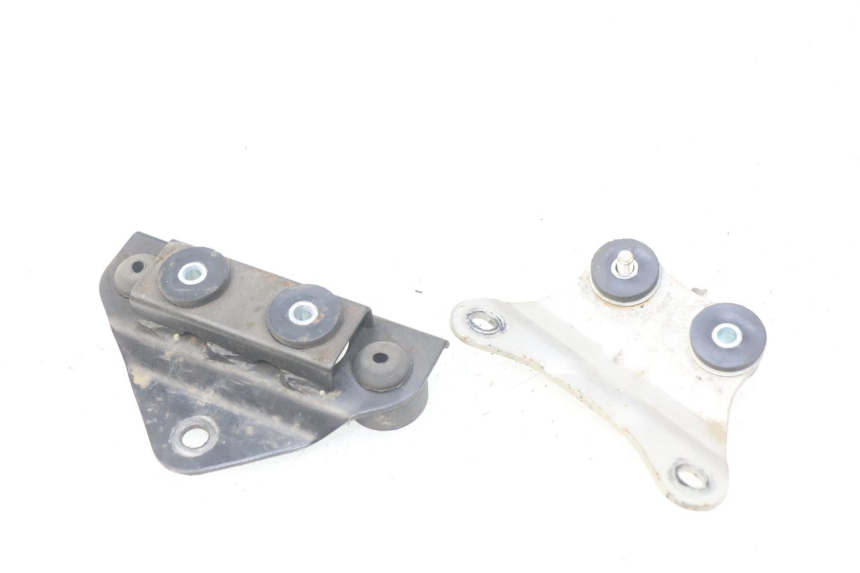 photo de SUPPORT RESERVOIR KAWASAKI ZZR 600 (1995 - 2004) - Détail de la pièce