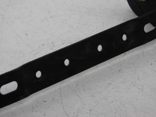 photo de SUPPORT DE PLAQUE BHM REVENGER 50 (2009 - 2015) - Détail de la pièce