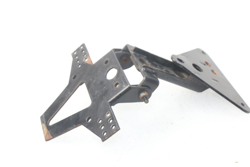 photo de SUPPORT DE PLAQUE MV AGUSTA BRUTALE R WALLY 910 (2008 - 2008) - Autre angle de vue