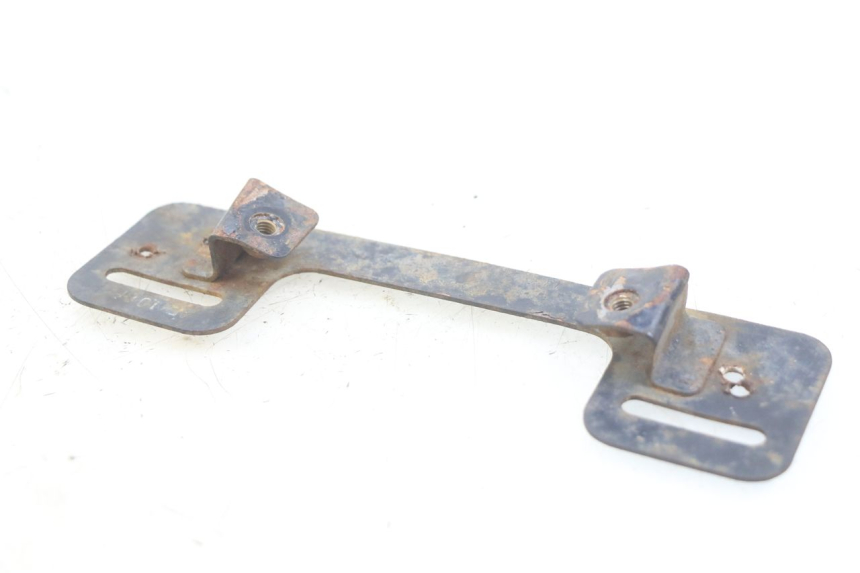 photo de SUPPORT DE PLAQUE HONDA CM 125 (1983 - 2003) - Autre angle de vue