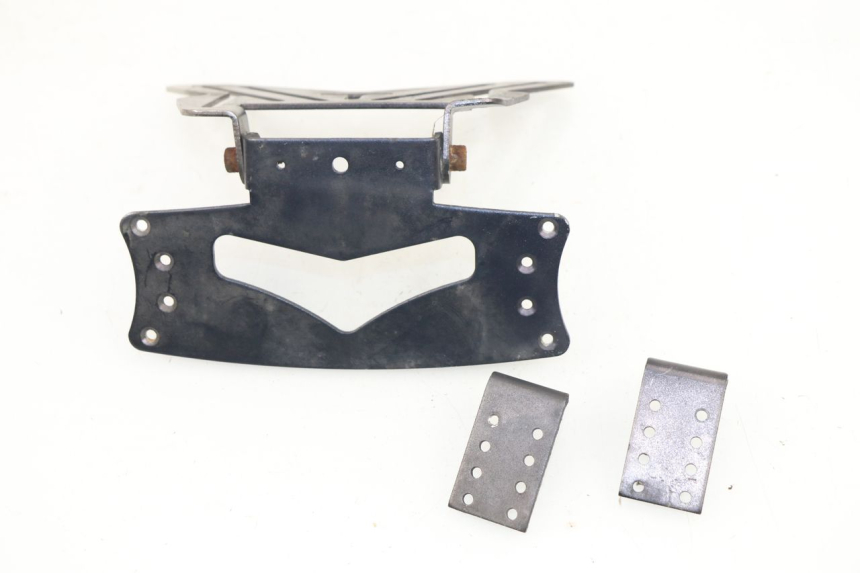 photo de SUPPORT DE PLAQUE SUZUKI GSR 750 (2011 - 2017) - Autre angle de vue