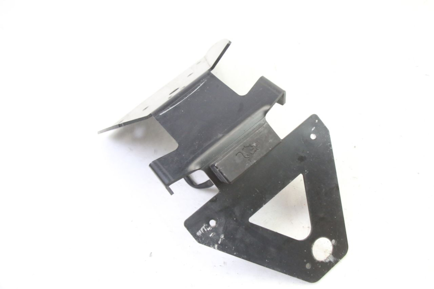 photo de SUPPORT DE PLAQUE SUZUKI GSR 750 (2011 - 2017) - Vue principale