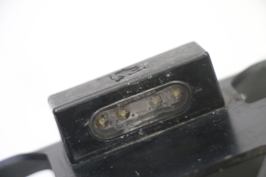 photo de SUPPORT DE PLAQUE SUZUKI GSR 750 (2011 - 2017) - Points de fixation