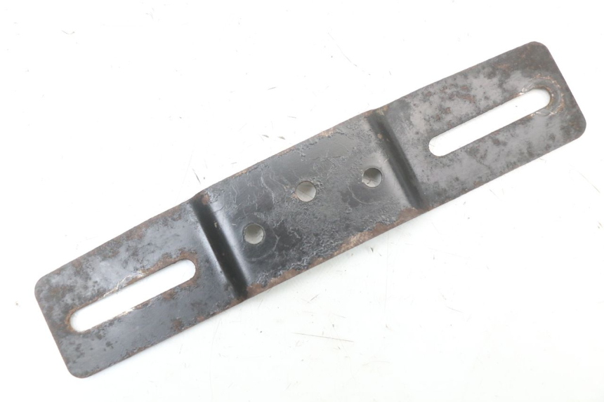 photo de SUPPORT DE PLAQUE SUZUKI GSX E 250 (1982 - 1983) - Vue principale
