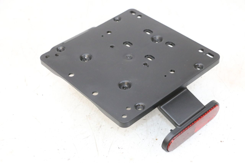 photo de SUPPORT DE PLAQUE PIAGGIO MP3 HPE 300 (2019 - 2026) - Vue principale