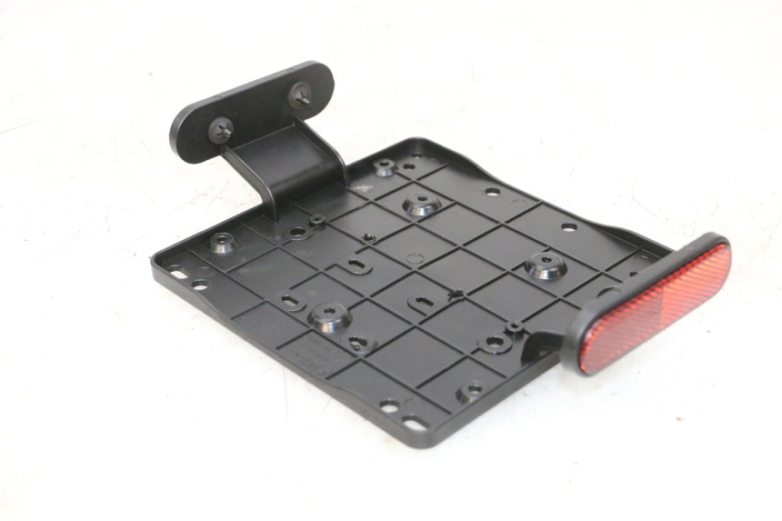 photo de SUPPORT DE PLAQUE PIAGGIO MP3 HPE 300 (2019 - 2026) - Zoom état d’usage