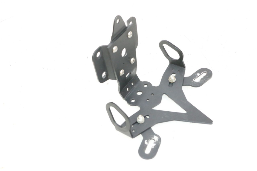 photo de SUPPORT DE PLAQUE YAMAHA MT-07 MT07 ABS 700 (2018 - 2020) - Gros plan technique