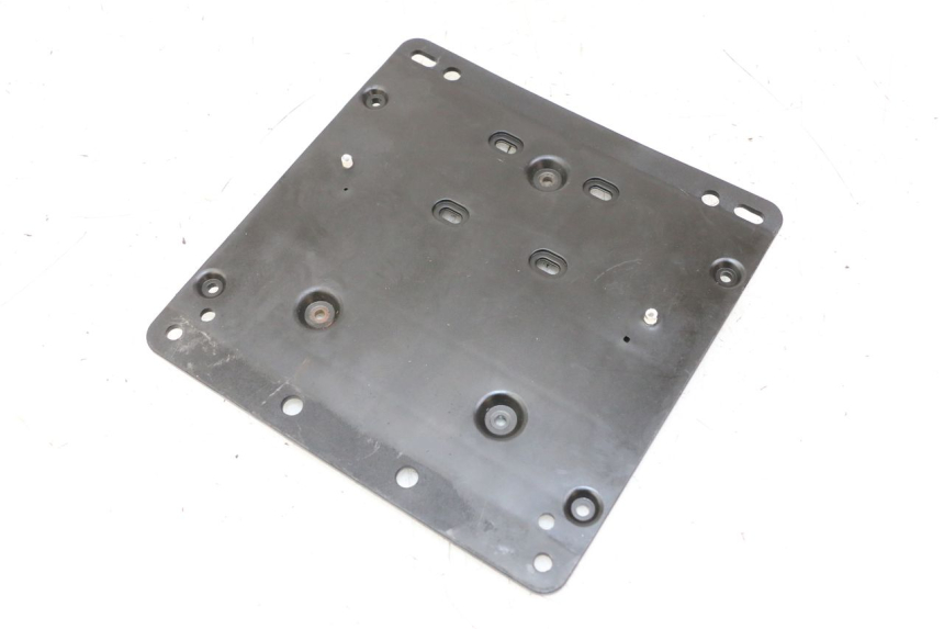 photo de SUPPORT DE PLAQUE PIAGGIO MP3 LT 400 (2007 - 2012) - Vue principale