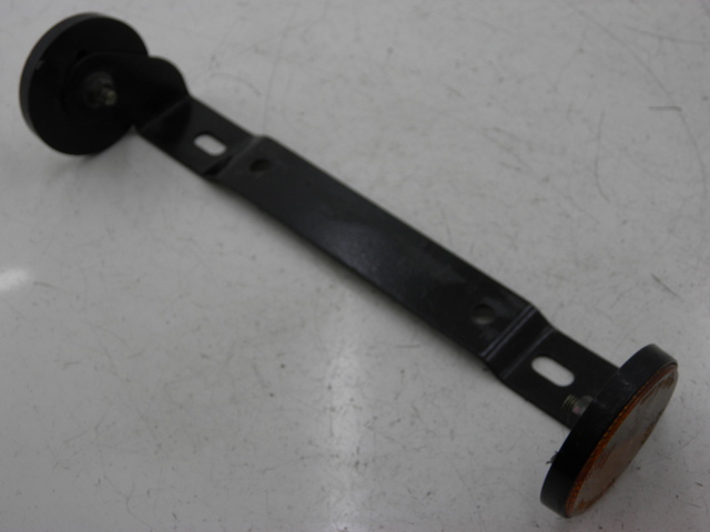 photo de SUPPORT DE PLAQUE QINGQI SPEEDY 50 (2005 - 2007) - Détail de la pièce