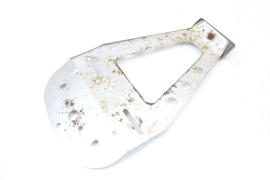 photo de SUPPORT DE PLAQUE REGAL RAPTOR SPYDER 125 (2010 - 2018) - Points de fixation